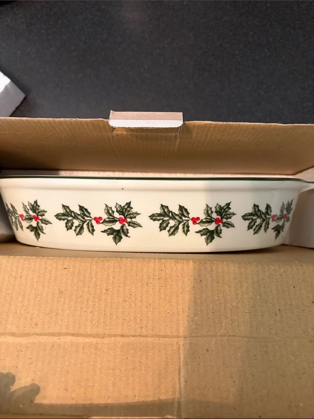NEW- in box- Holly Collection Oval Baker with Handles - White